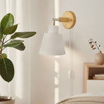 Applique murale avec prise - Vignette | VAM - Maison Lumière