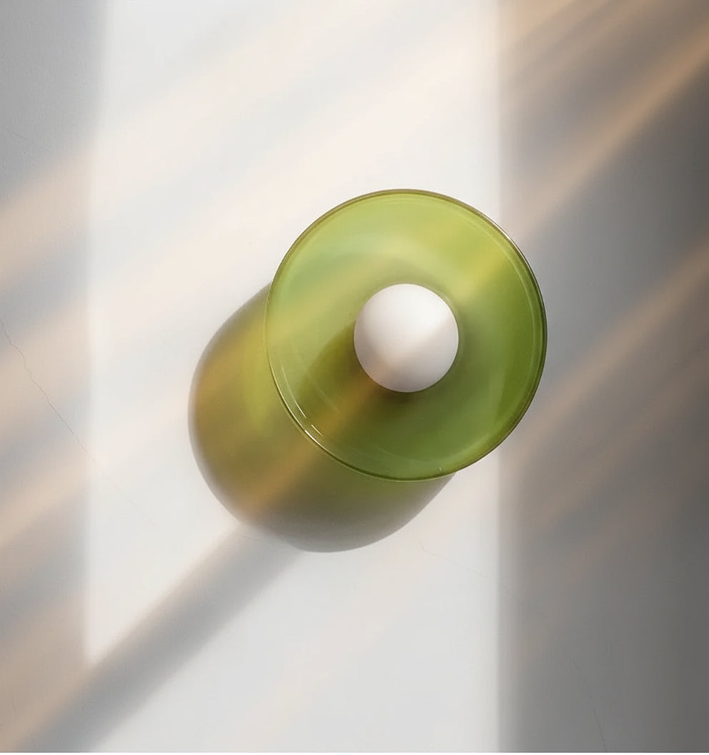 Applique murale vert sur le mur