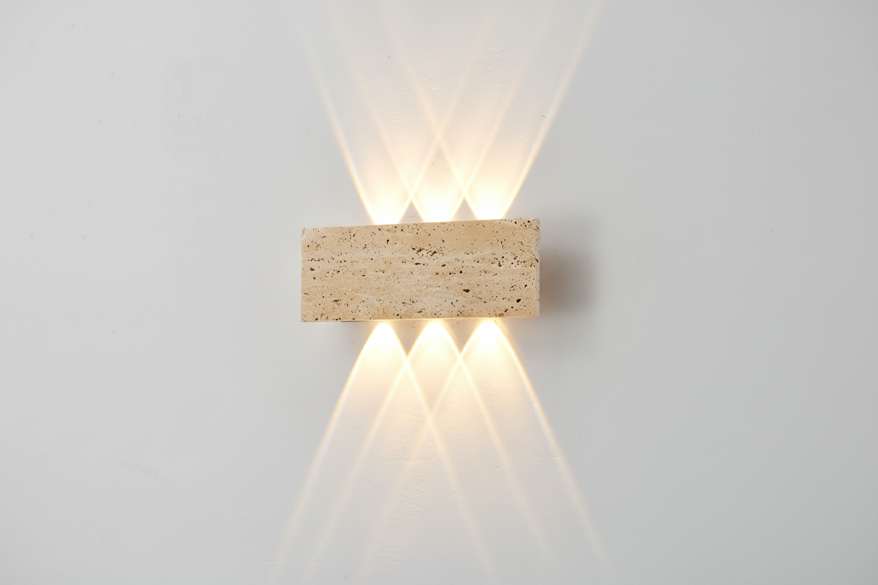 Applique murale d'extérieur allumée