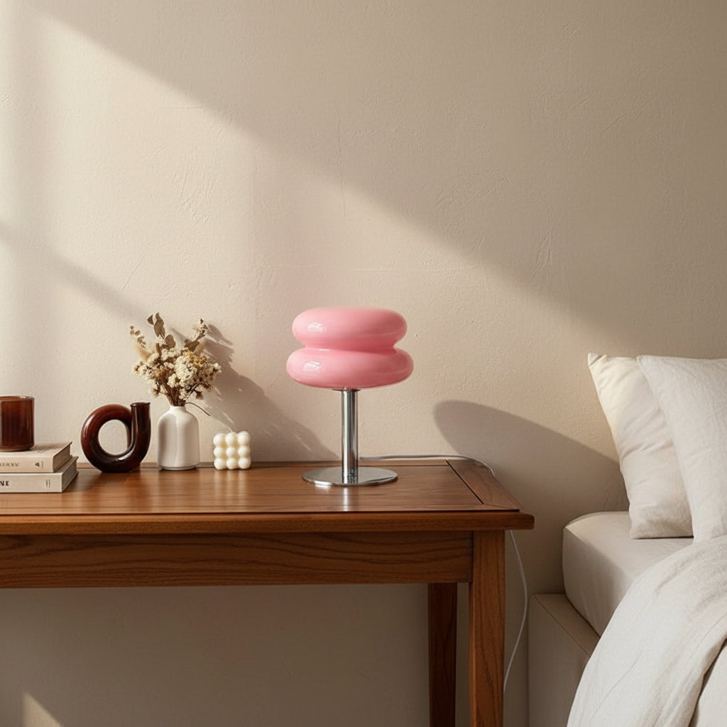 Lampe de chevet à côté de lit