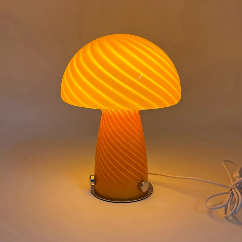 Lampe en verre orange rayé détails