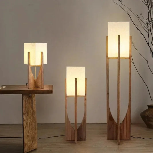 Lampe sur pied en bois